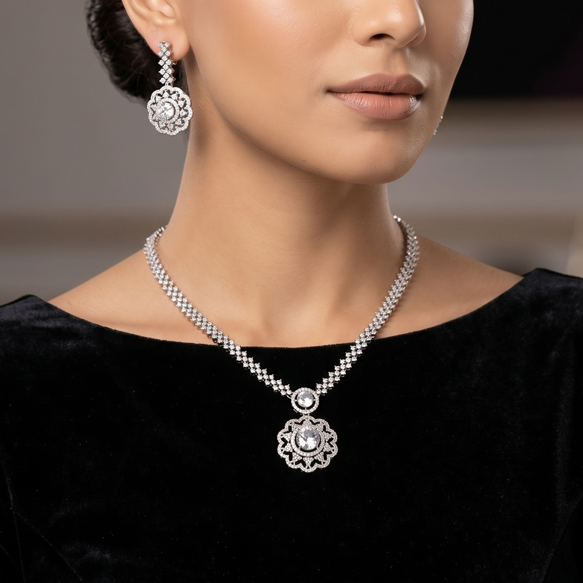 Silver Round Flower Pendant Necklace Set