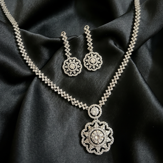 Silver Round Flower Pendant Necklace Set